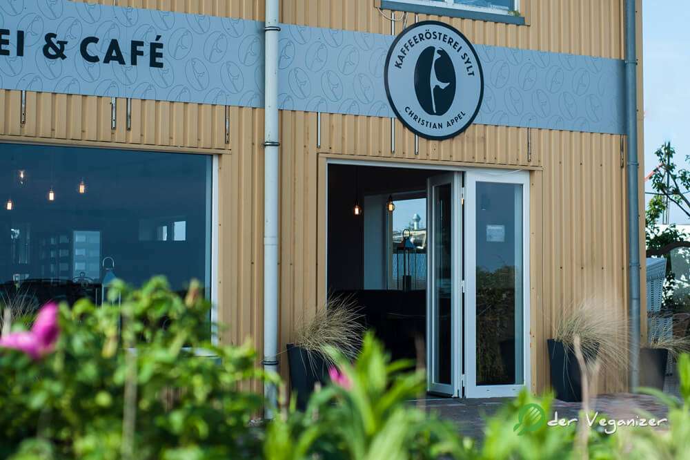 Die Kaffeerösterei Sylt von außen (Foto: Holm Löffler)
